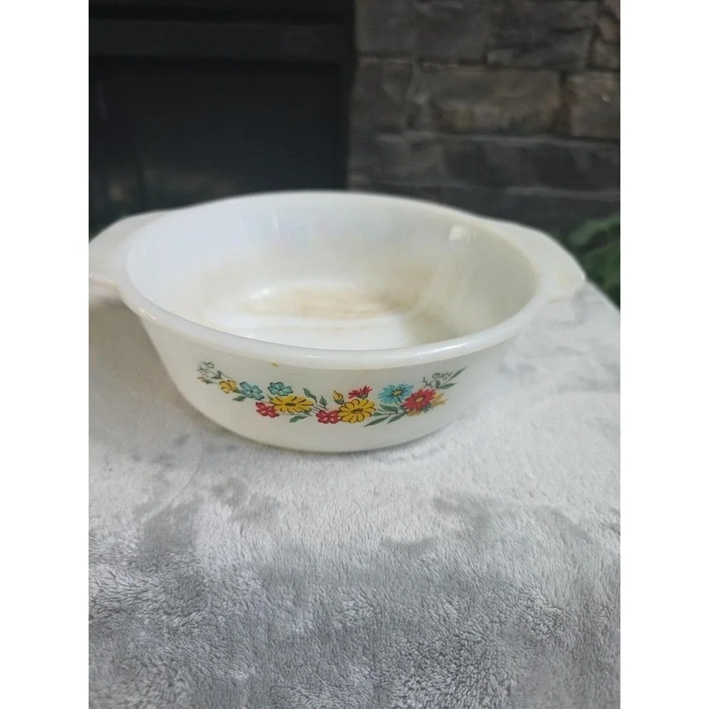 Anchor Hocking Fire King Spring Wreath casserole dish